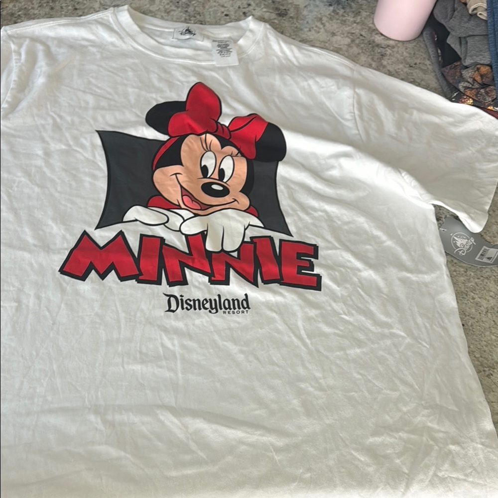 Disney Minnie Mouse White and Red Short Sleeve Tee